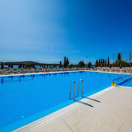 Medena 4* Donji Seget