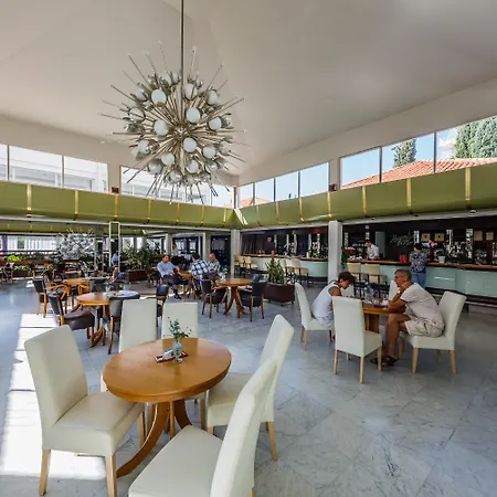 Hotel Medena 4*